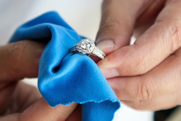 Expert Tips for Sparkling Clean Jewelry